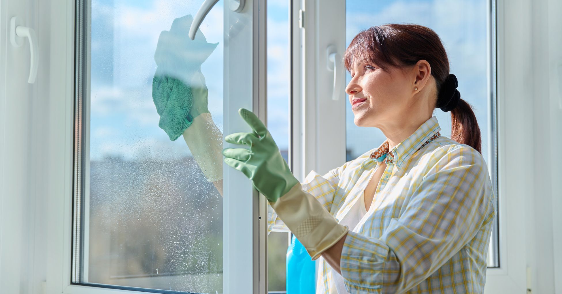 how to remove hard water stains from glass