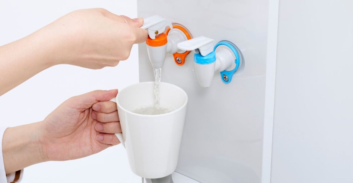 How to Deep Clean a Fridge Water Dispenser How to Deep Clean a Fridge Water Dispenser